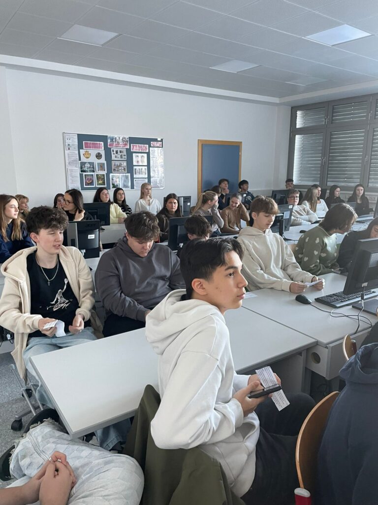 Besuch der Fachoberschule II N&Atilde;&frac14;rnberg