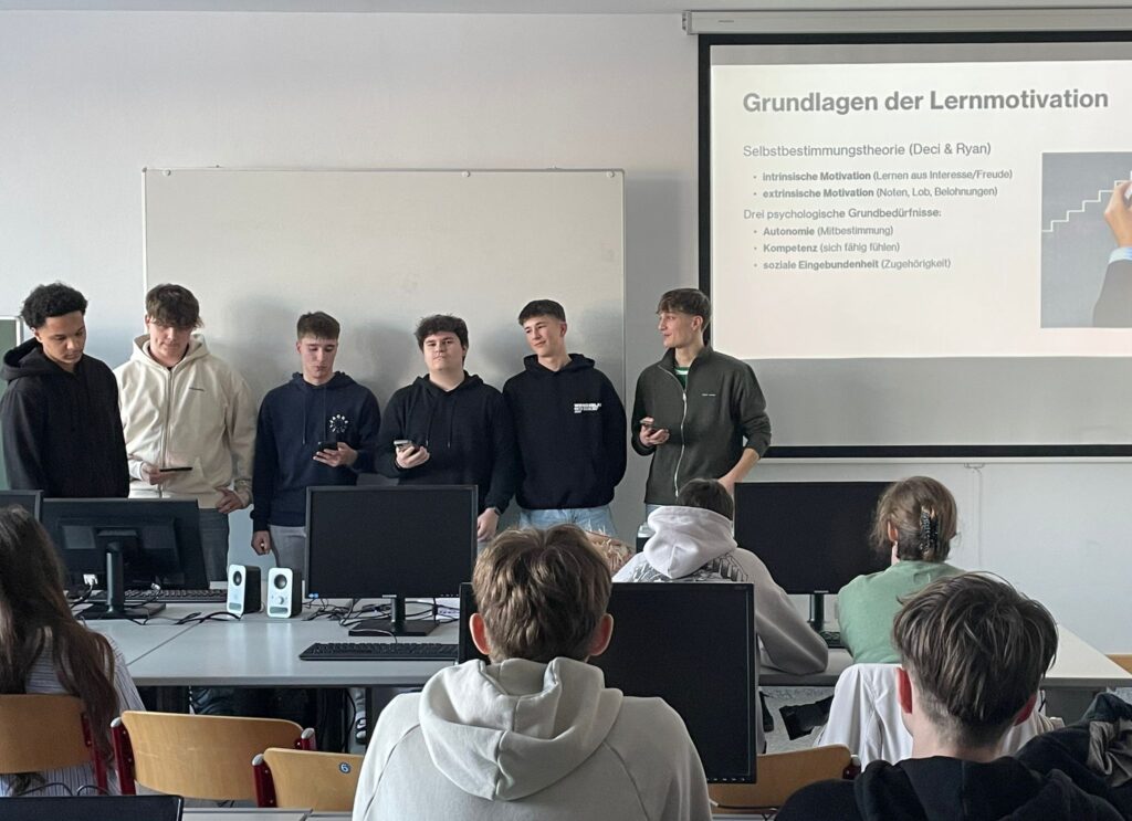 Besuch der Fachoberschule II N&Atilde;&frac14;rnberg