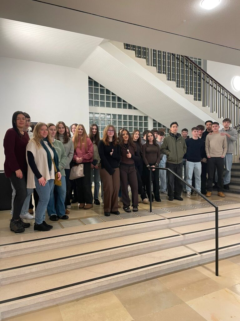 Besuch der Fachoberschule II N&Atilde;&frac14;rnberg