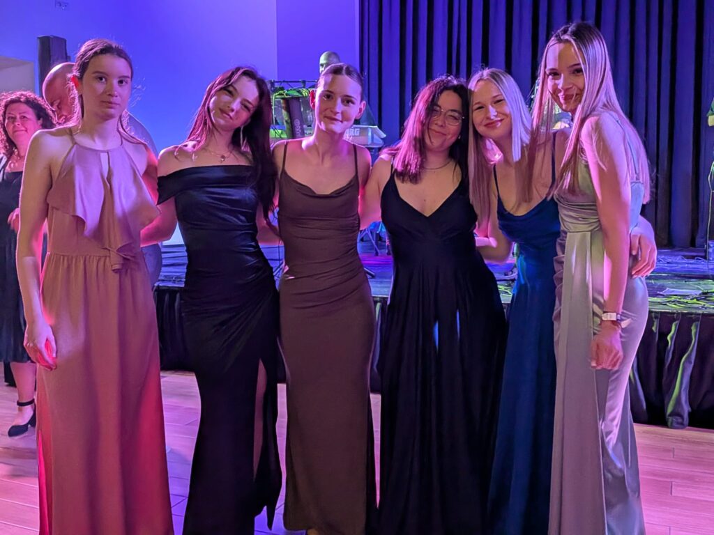 Schulball Fert&Atilde;&para;d