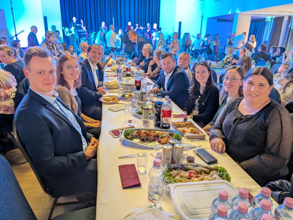 Schulball Fert&Atilde;&para;d