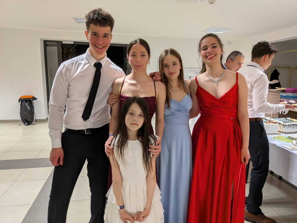 Schulball Fert&Atilde;&para;d