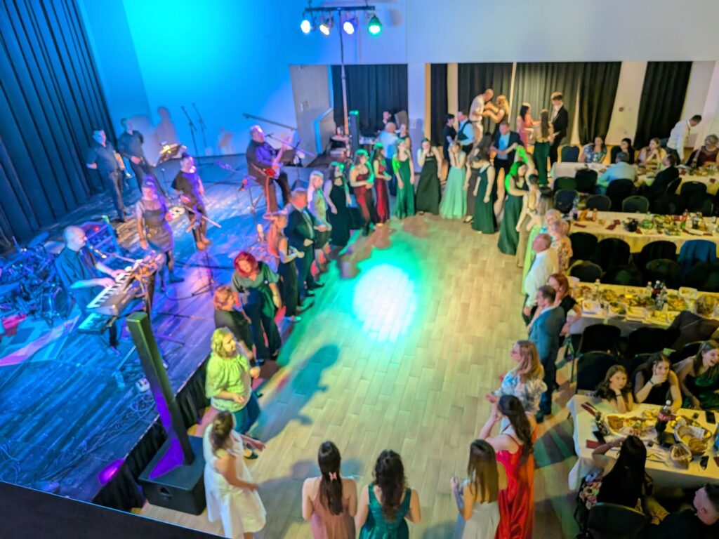 Schulball Fert&Atilde;&para;d